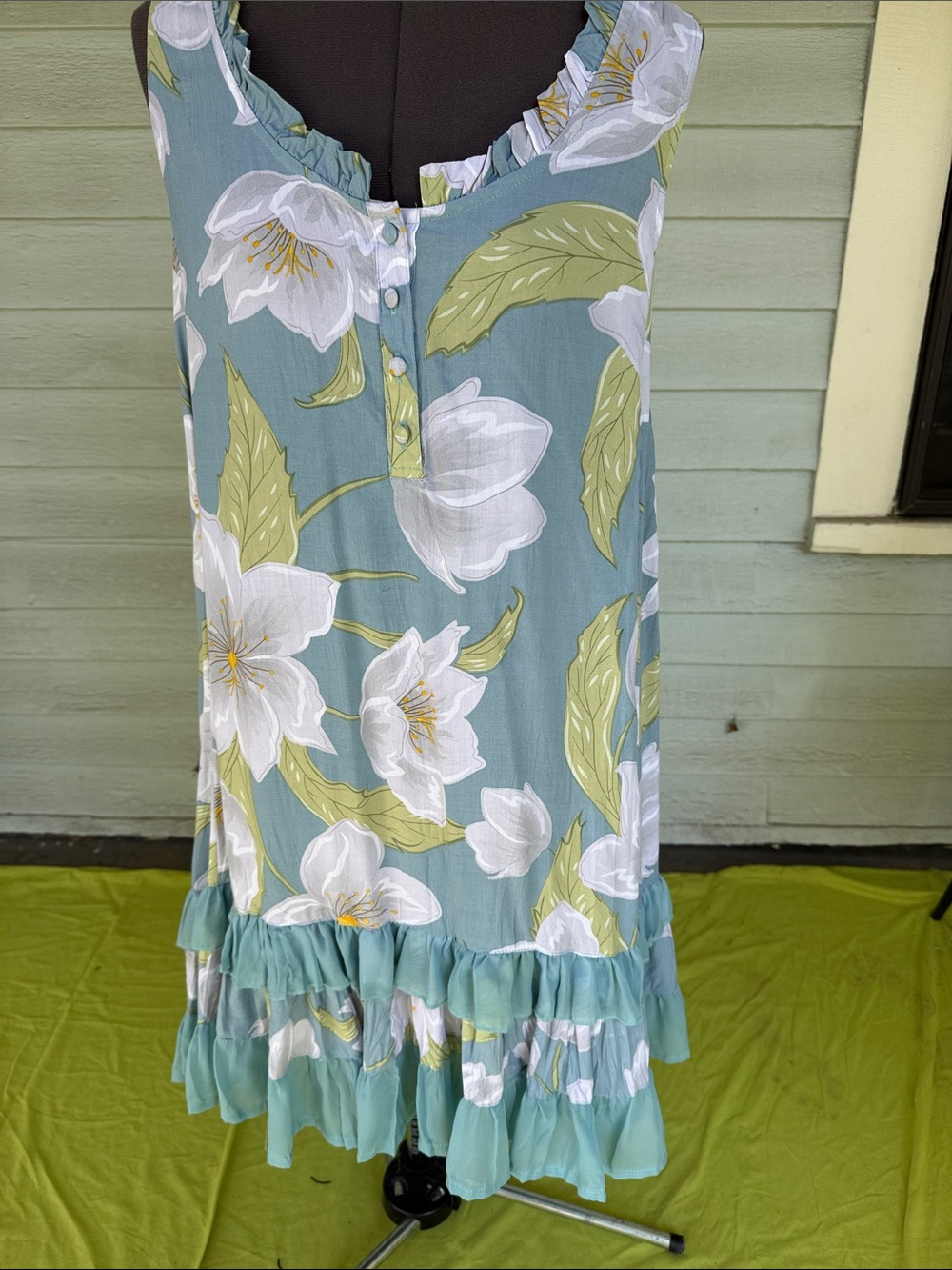 Papillon Blanc Seafoam Floral Ruffle-Hem Midi Dress